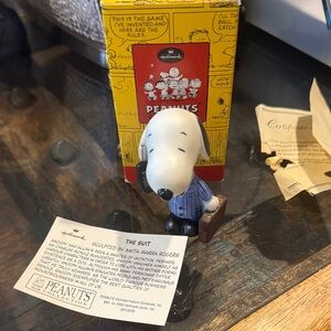 Hallmark Peanuts Gallery Snoopy The suit. From 2000 limited edition signed